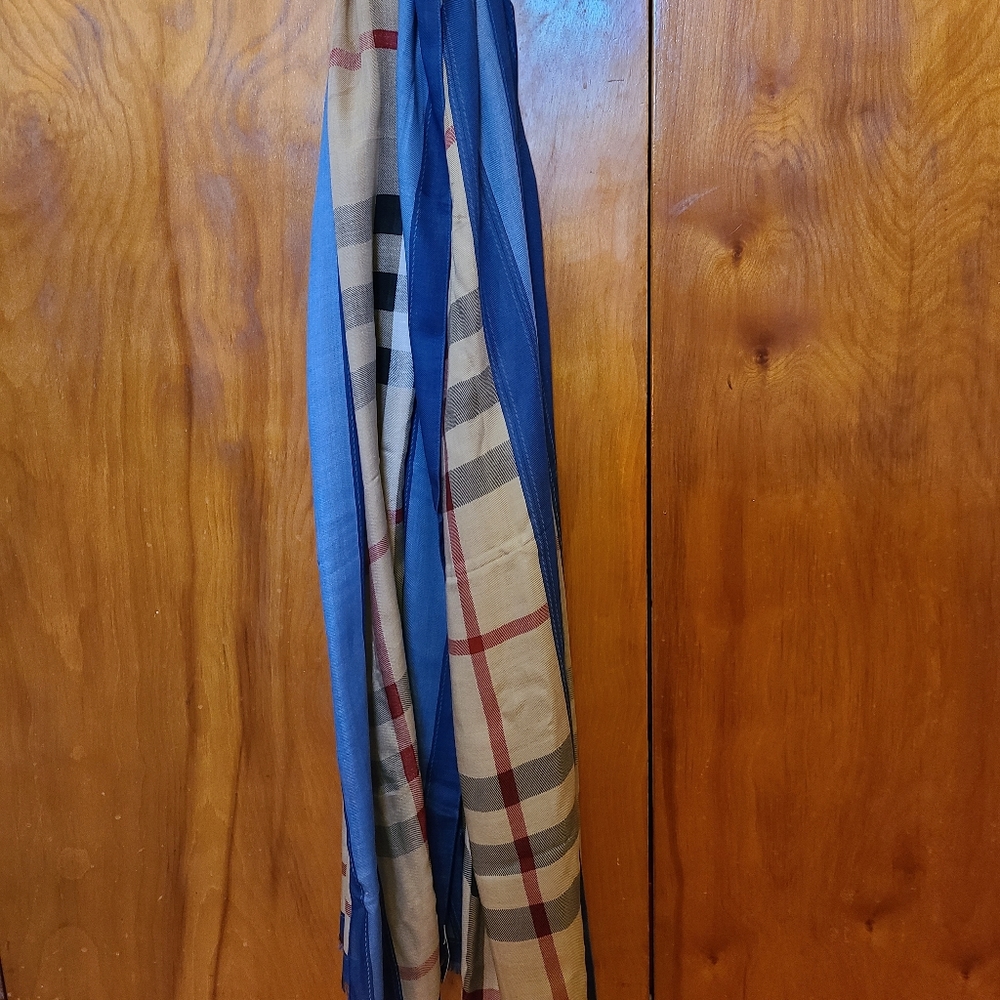 Burberry haymarket scarf